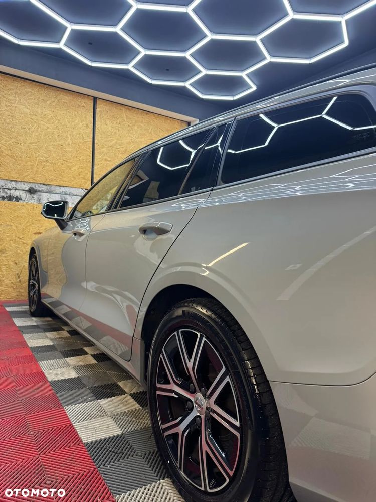 Volvo V60 B3 B Essential - 6