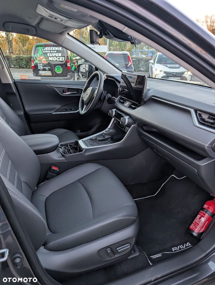 Toyota RAV4 - 9