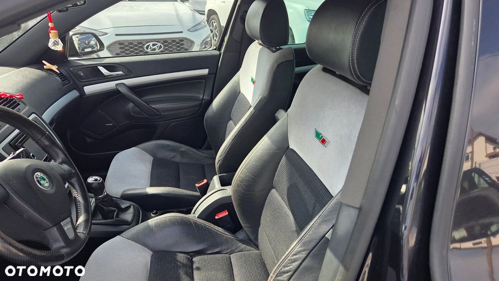 Skoda Octavia 2.0 TSI RS - 13