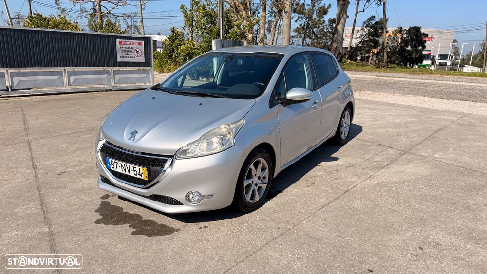 Peugeot 208 1.4 HDi Active - 1