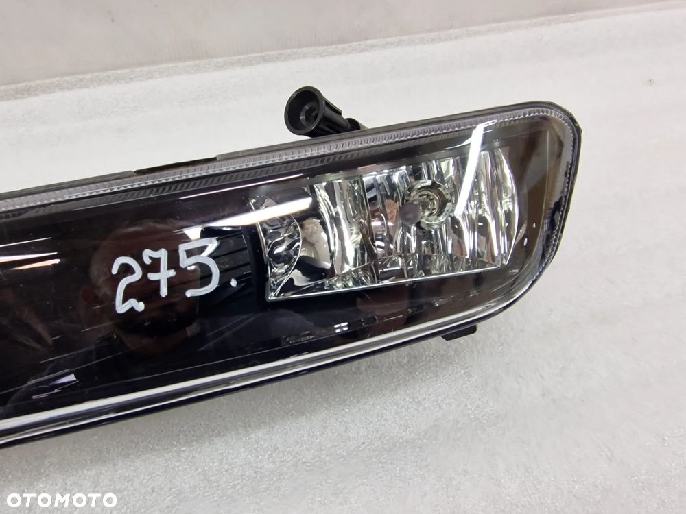 VW PASSAT B7 10- 3AA R-LINE PRAWY HALOGEN NA JEDNĄ ŻARÓWKĘ , NR AUKCJI H275 - 3