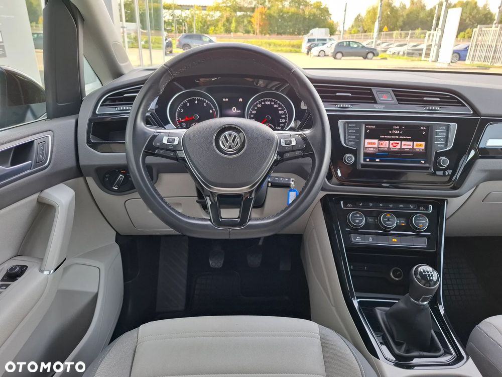 Volkswagen Touran 1.4 TSI BMT Highline - 17