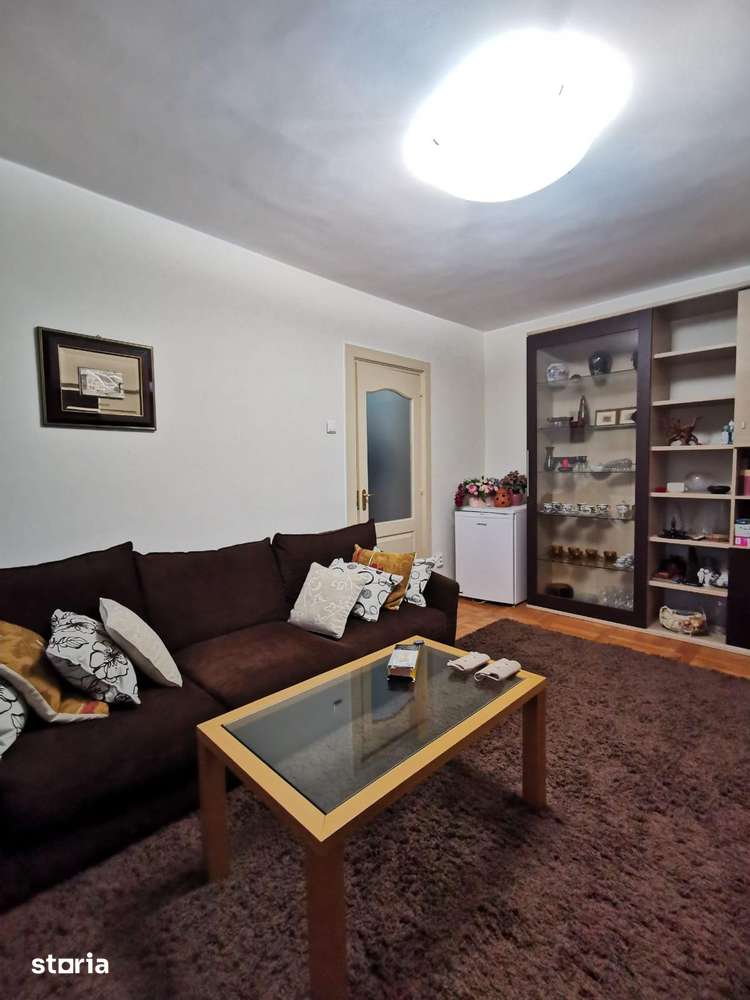 Apartament 2 camere, balcon, etaj 1, lift — fotografia 1