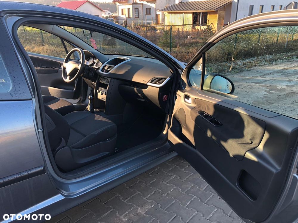 Peugeot 207 1.4 - 17