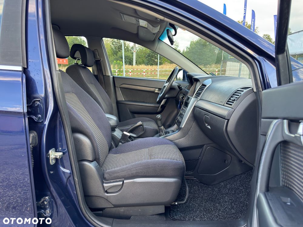 Chevrolet Captiva 2.4 LS 5os - 30