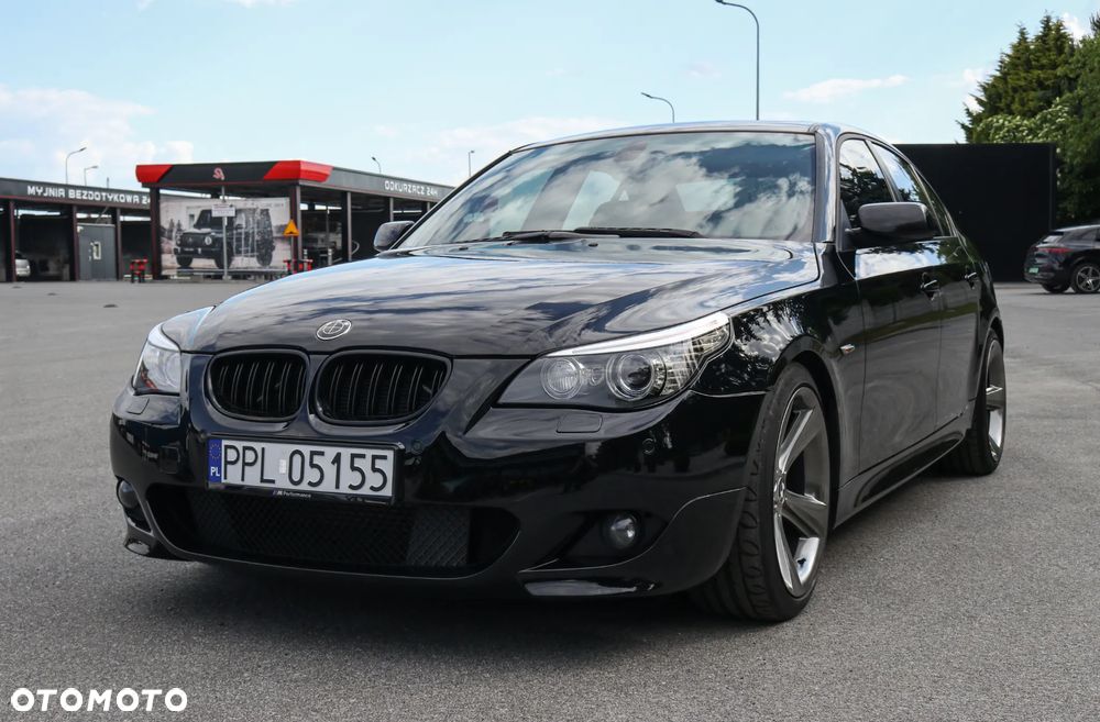 BMW Seria 5 550i - 5
