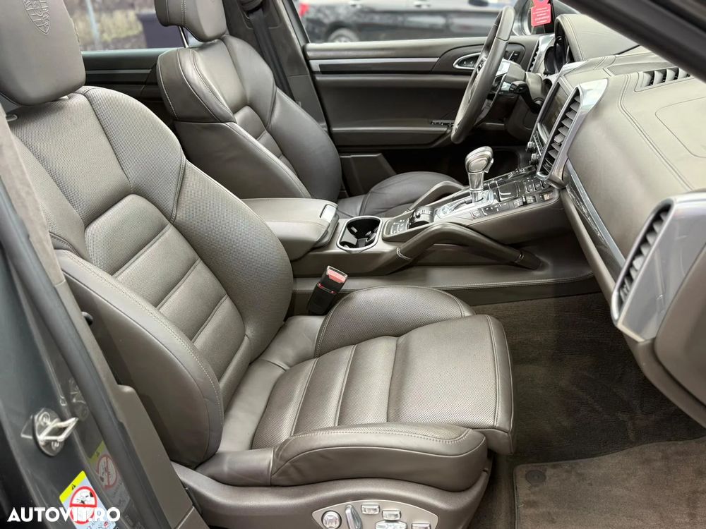 Porsche Cayenne S Hybrid V6 3.0L Aut. - 23