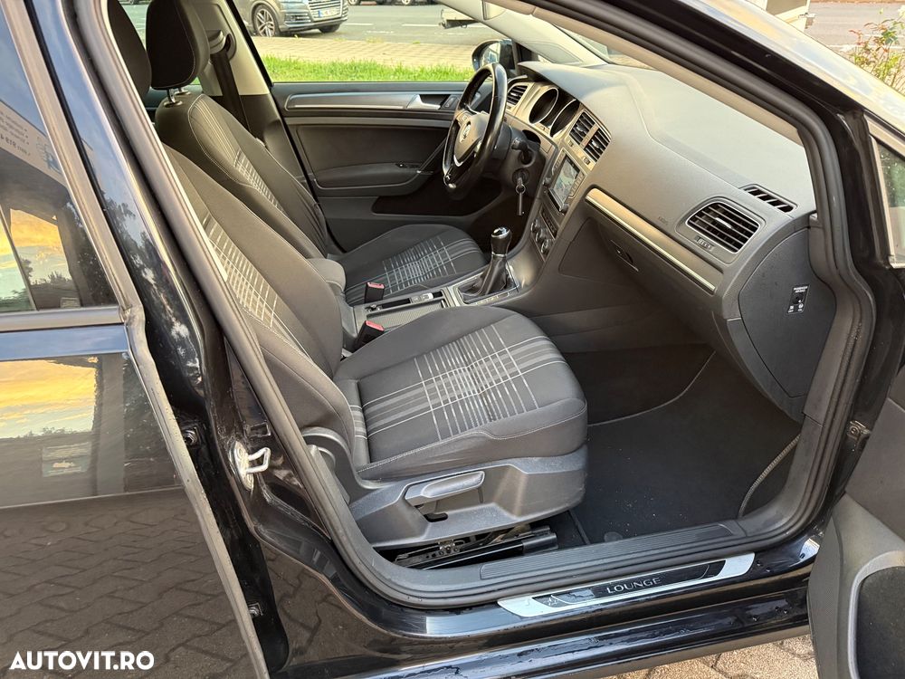 Volkswagen Golf - 9