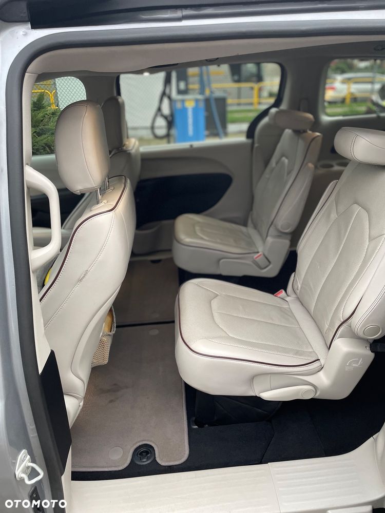 Chrysler Pacifica - 6