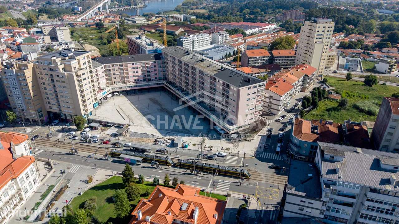 Loja/Escritório Remodelado Centro de Gaia (Avª da República) - Grande imagem: 4/36