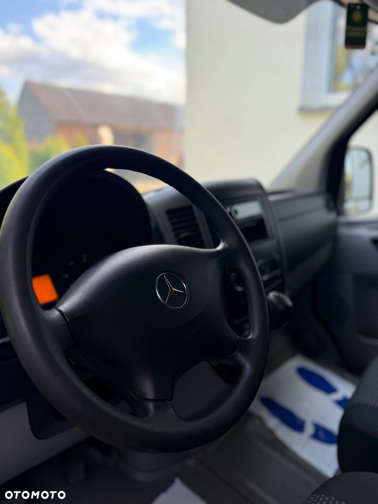 Mercedes-Benz Sprinter - 14