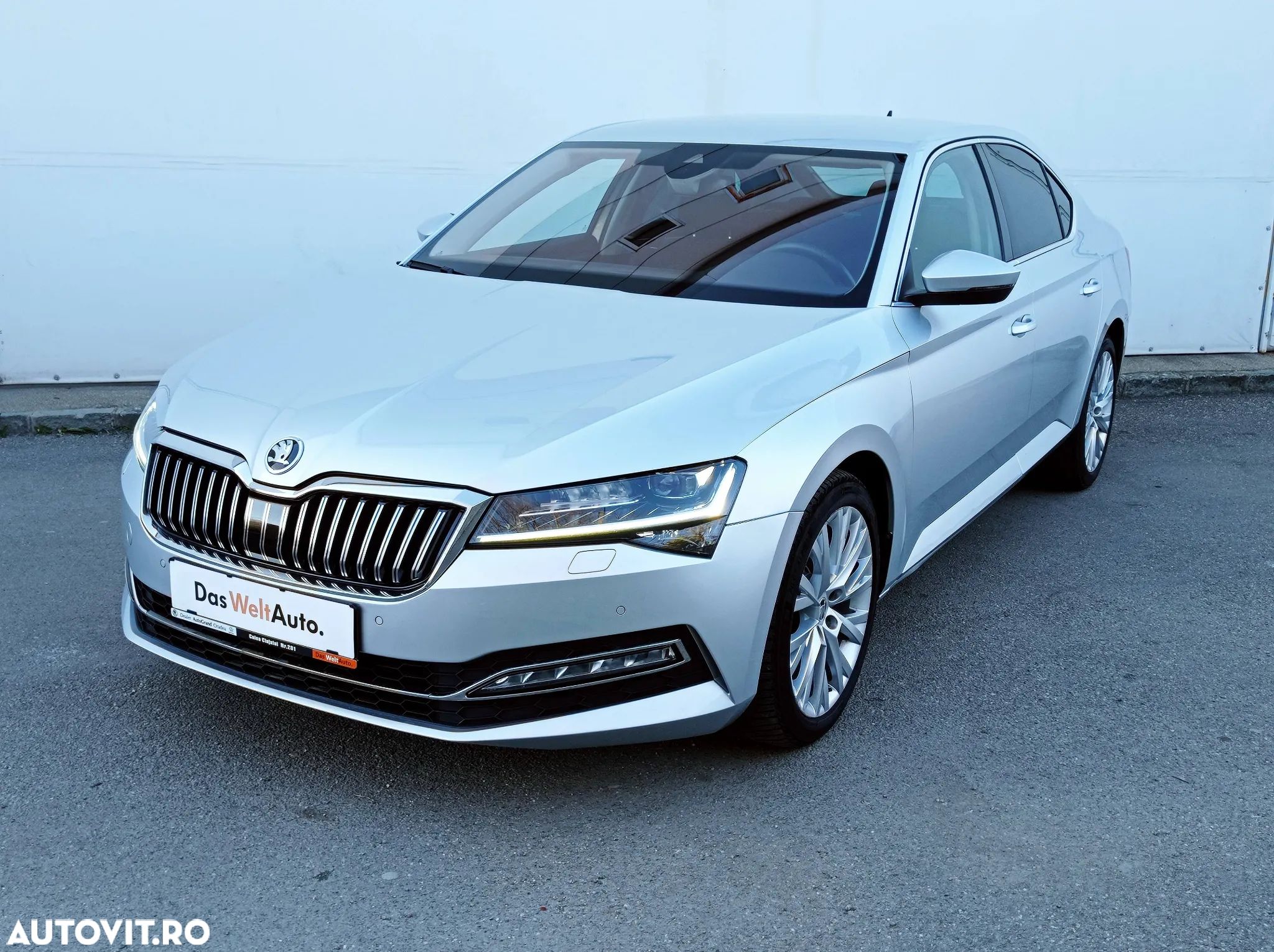 Skoda Superb 2.0 TDI DSG Style - 1