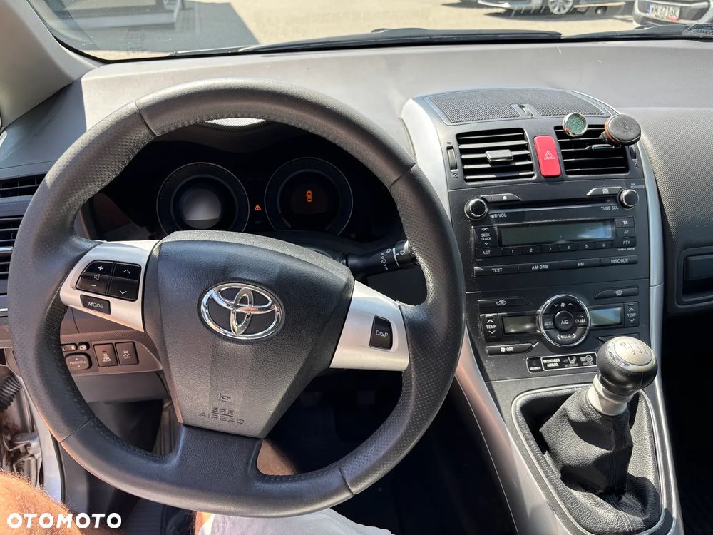 Toyota Auris 2.0 D-4D Sol - 10
