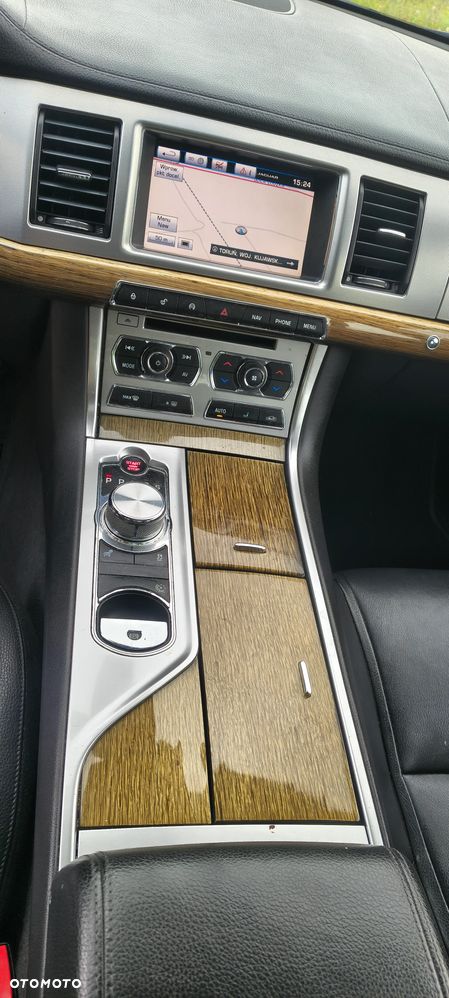 Jaguar XF 2.2 D Luxury - 15