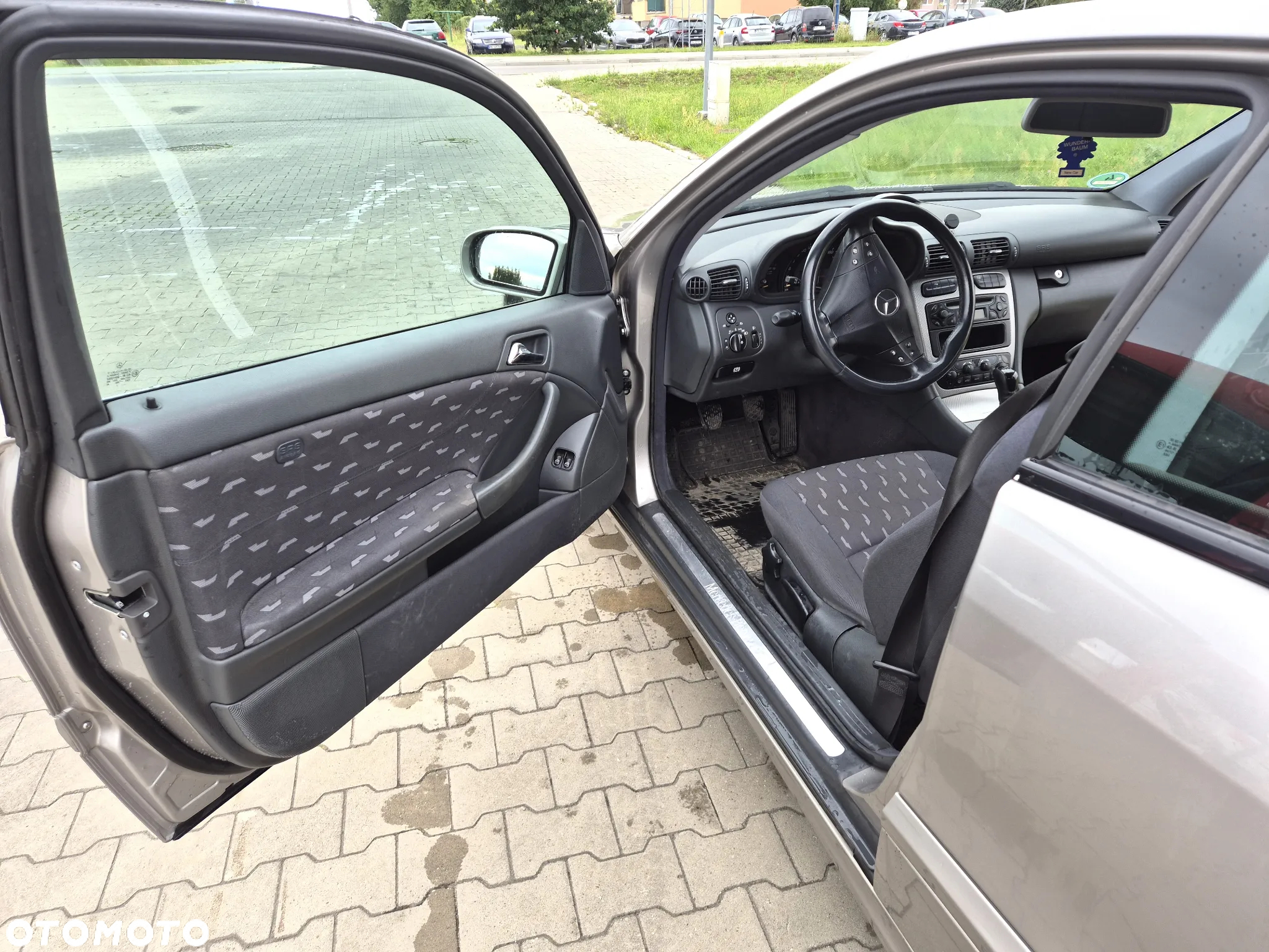 Mercedes-Benz Klasa C 200 Kompressor Sportcoupe - 9