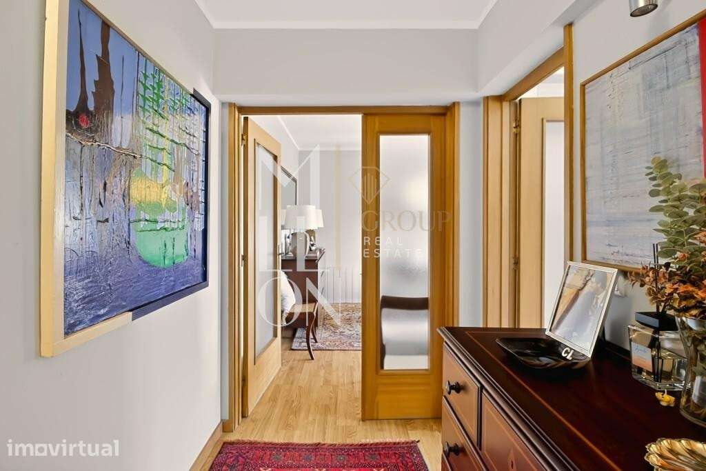 T2 com Suite, Garagem e Arrumos na rua do Pinheiro Manso - Grande imagem: 4/30