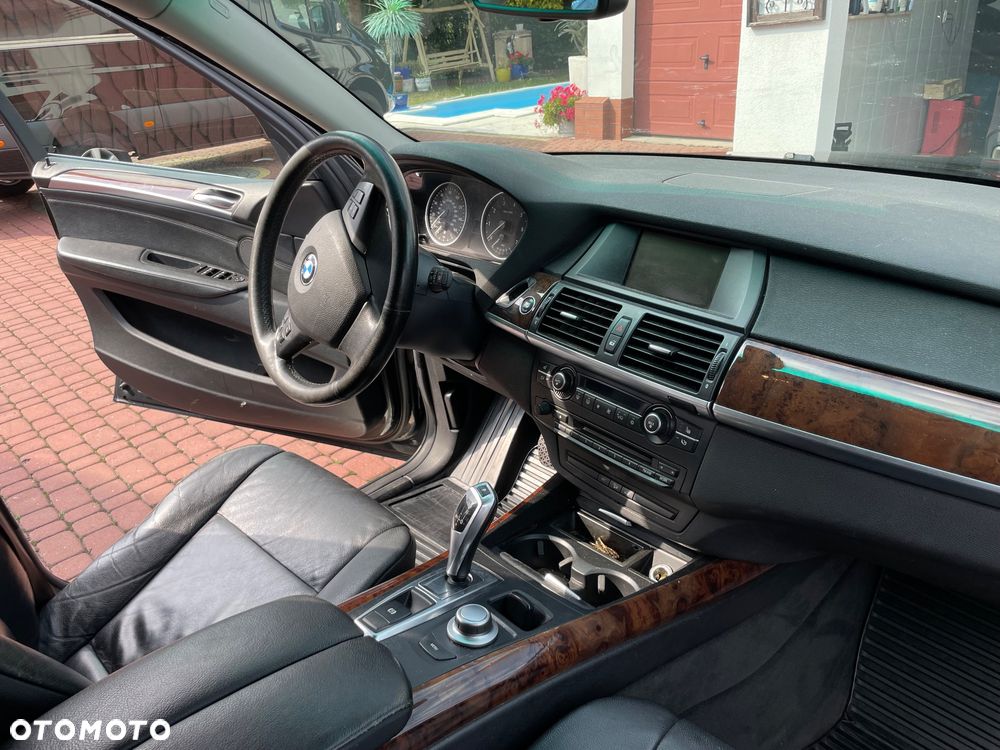 BMW X5 4.8i xDrive - 10