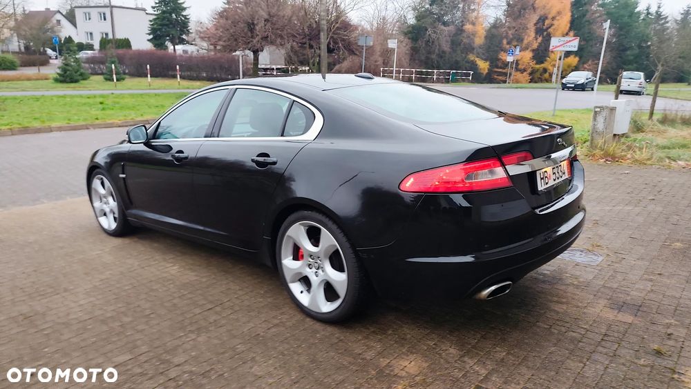 Jaguar XF 2.7 V6 Premium Luxury - 16