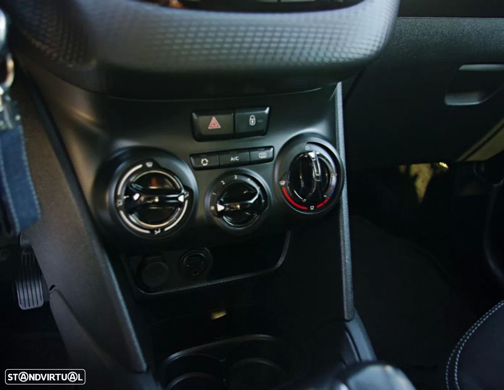 Peugeot 208 1.2 PureTech Style - 27