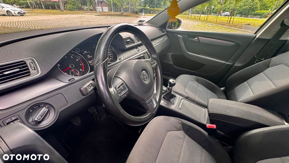Volkswagen Passat 1.8 TSI Exclusive - 37