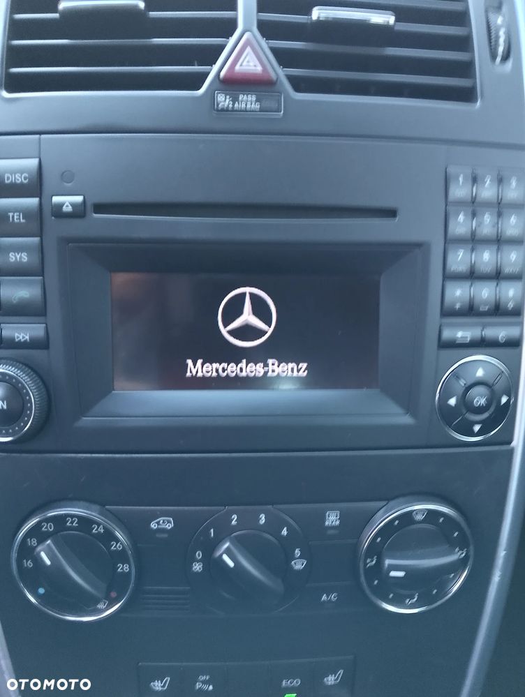 Mercedes-Benz Klasa B 180 BlueEFFICIENCY SPORT EDITION - 24