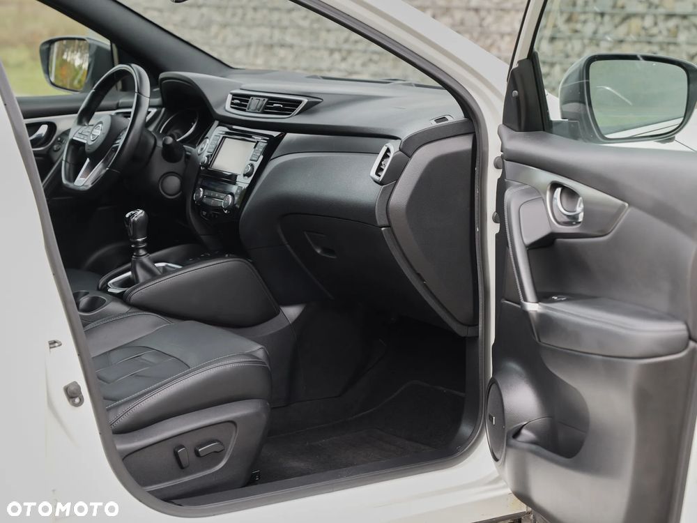 Nissan Qashqai 1.6 DIG-T TEKNA+ - 15