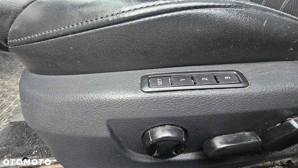 Skoda Superb 2.0 TDI L&K DSG - 17