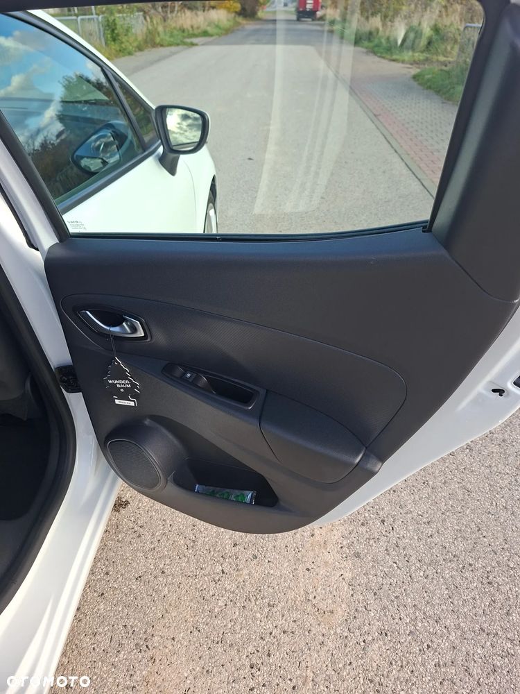 Renault Clio - 22
