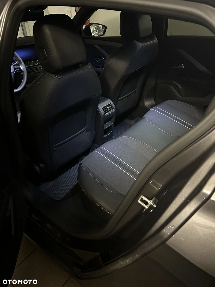 Opel Astra 1.2 T GS Line S&S - 16