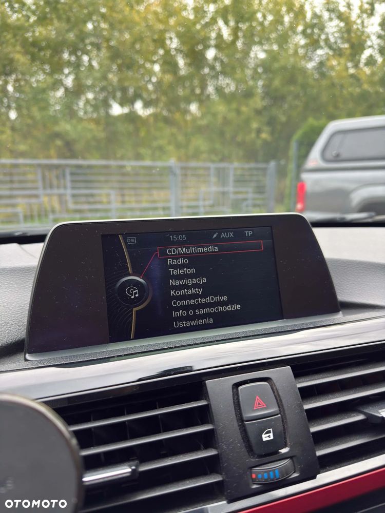 BMW Seria 3 318d Sport Line - 25