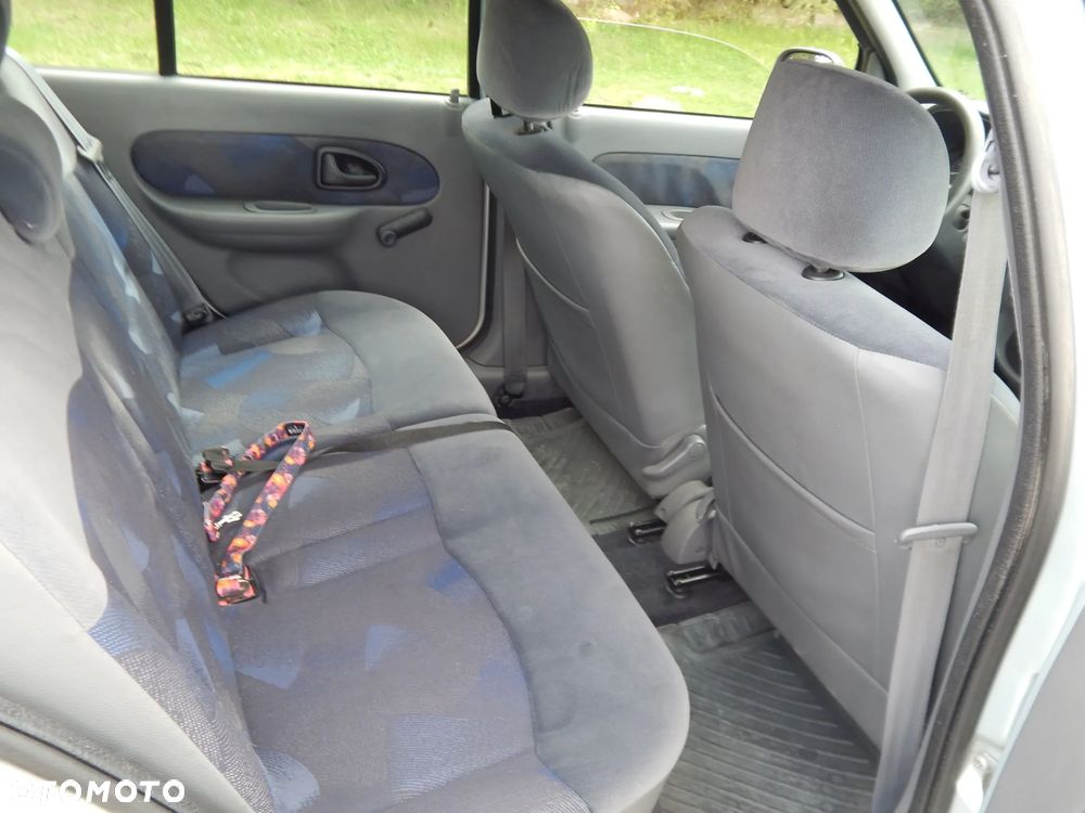 Renault Clio 1.4i RT - 8