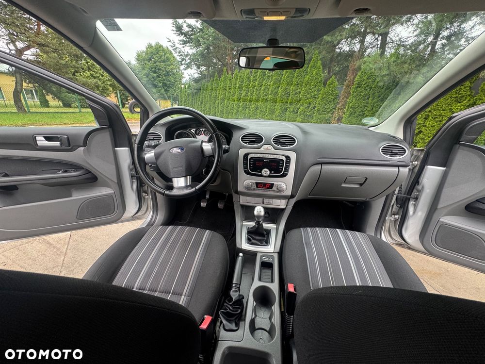 Ford Focus 1.6 Ti-VCT Trend - 13