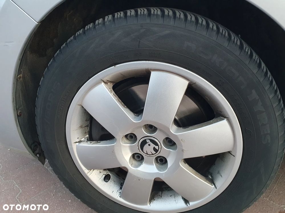 Skoda RAPID 1.6 TDI DPF Ambition - 19