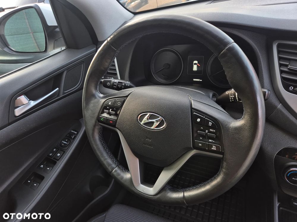 Hyundai Tucson 2.0 CRDI 4WD Automatik Style - 31
