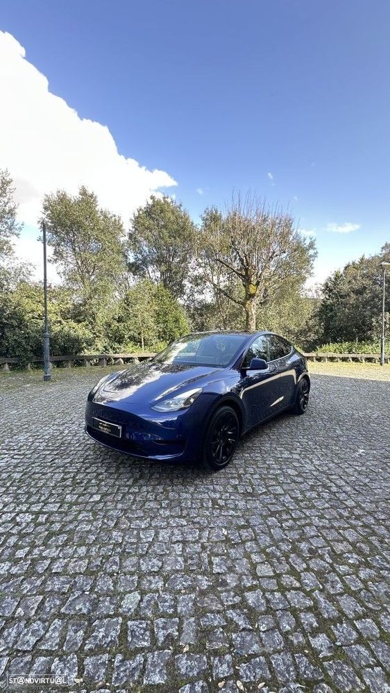 Tesla Model Y - 2