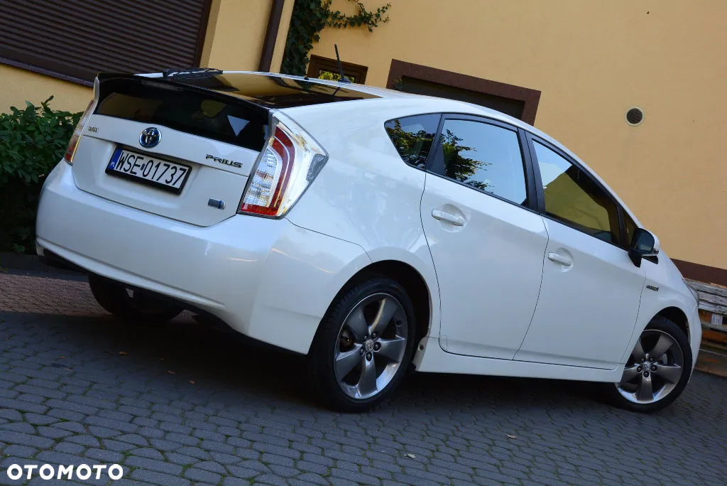 Toyota Prius (Hybrid) Comfort - 18