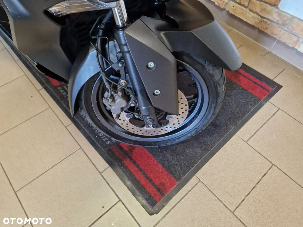 Yamaha X-max - 29