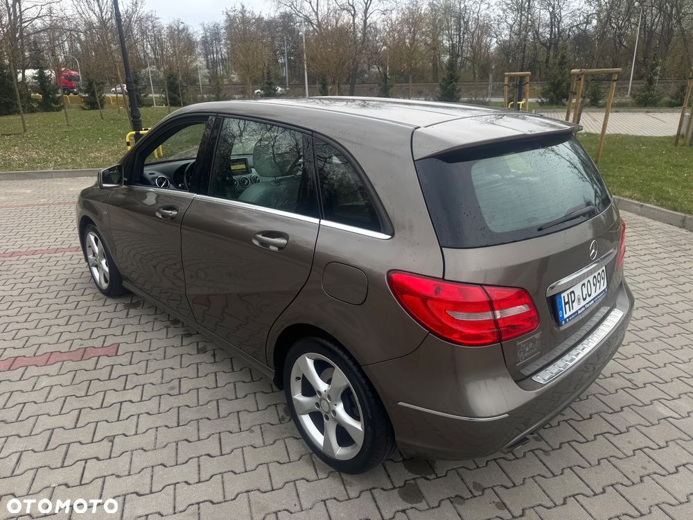 Mercedes-Benz Klasa B 180 BlueEFFICIENCY Edition Style - 8