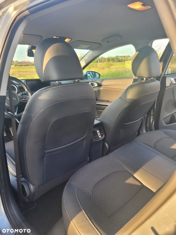 Kia Ceed 1.5 T-GDI Business Line Plus - 11