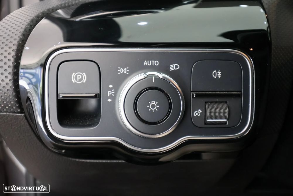 Mercedes-Benz A 180 d Business Solutions Aut. - 32