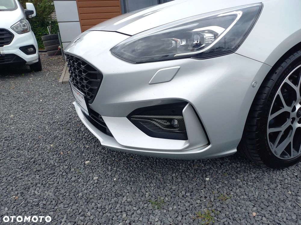 Ford Focus 2.0 EcoBlue STart-Stopp-System ST-LINE - 17