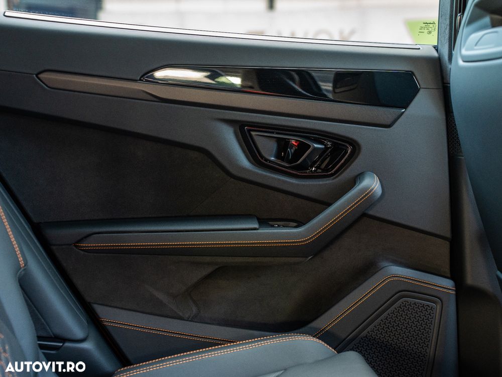 Lamborghini URUS - 29