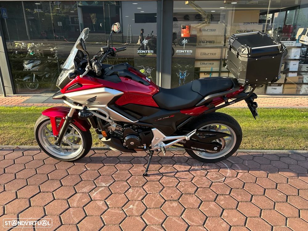 Honda NC750X Escape leovince apenas 6754 km  1 dono - 2
