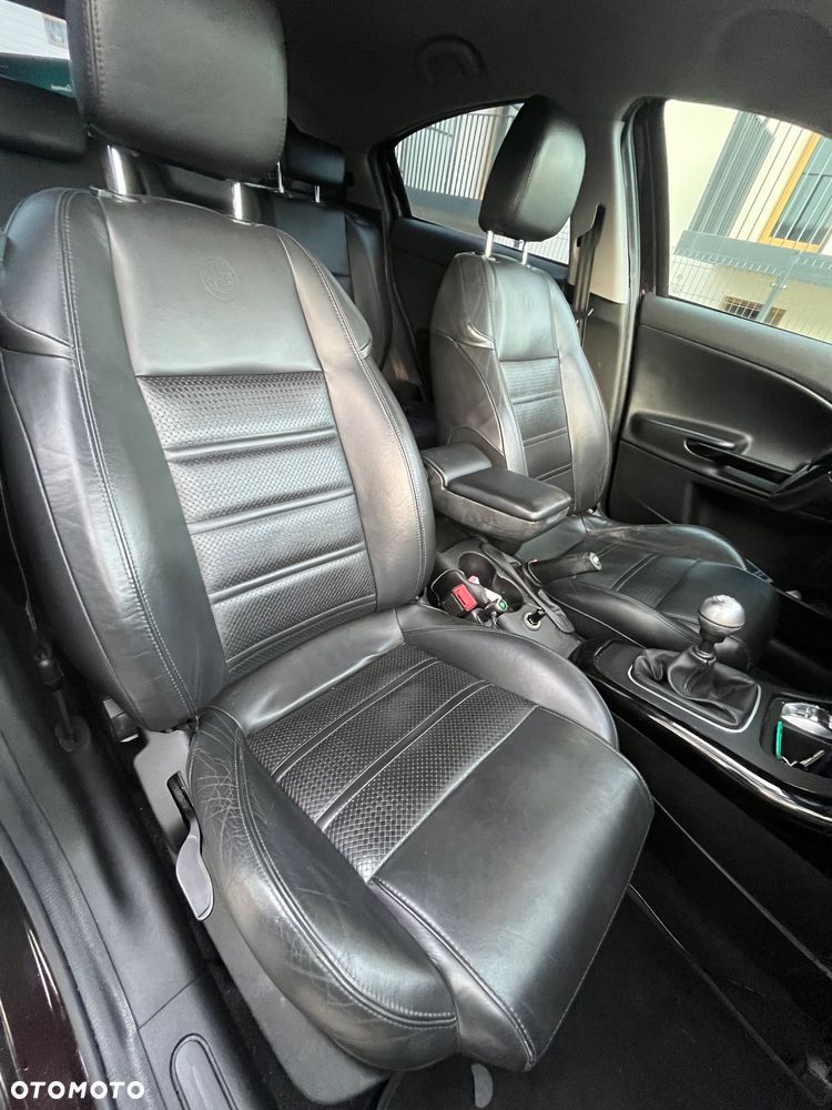 Alfa Romeo Giulietta 2.0 JTDM Distinctive - 10