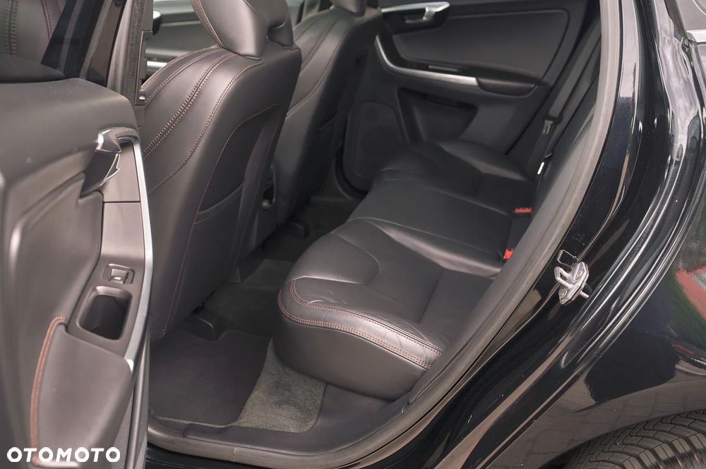 Volvo XC 60 D4 Geartronic Summum - 19