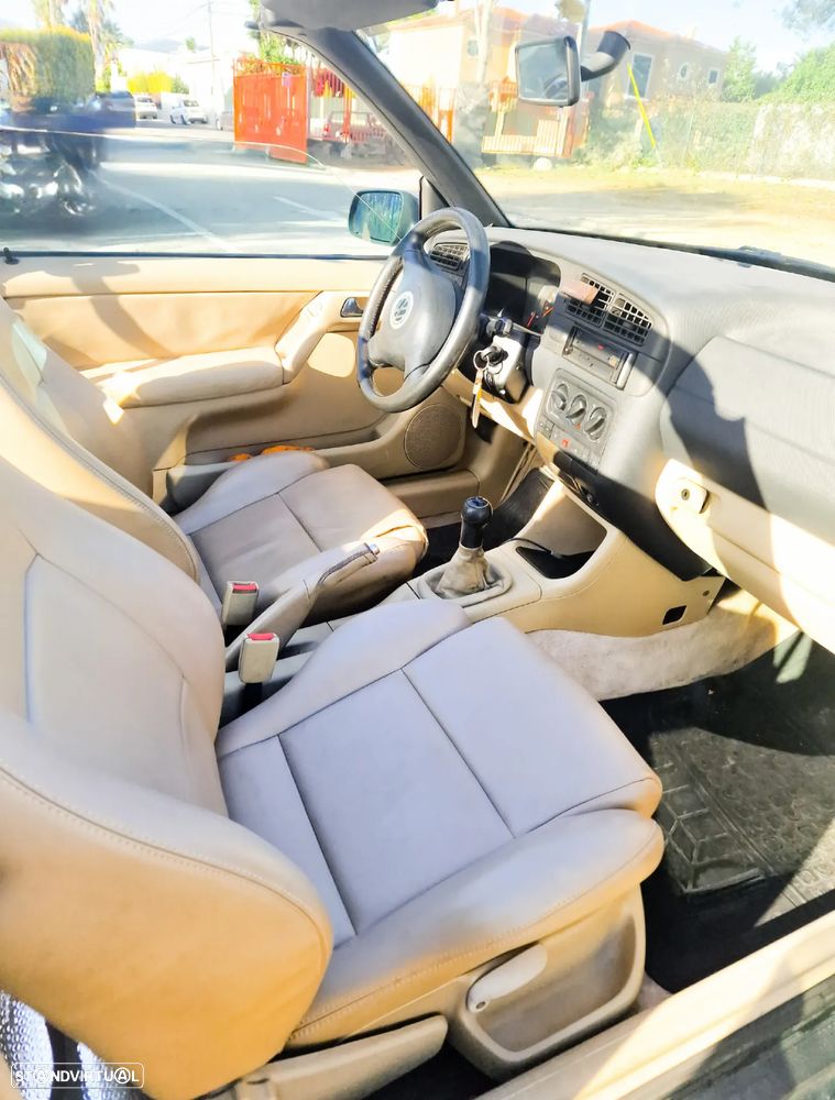 VW Golf Cabriolet 1.6 Highline - 11