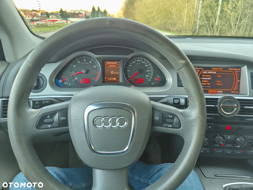 Audi A6 Avant 2.4 - 16