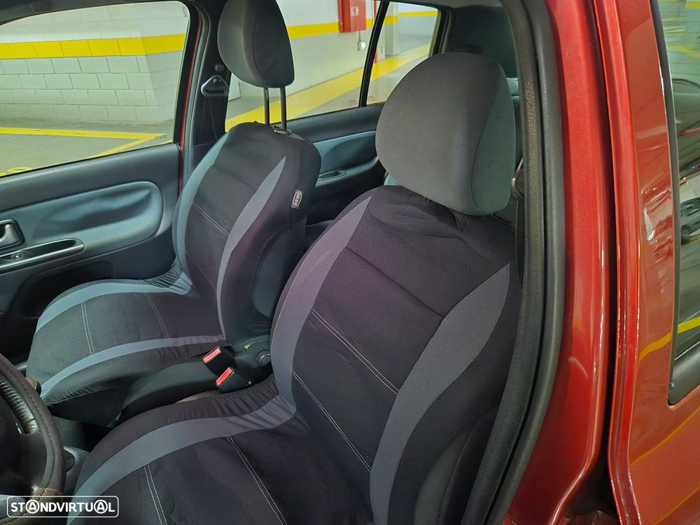 Renault Clio 1.2 16V SE Extreme - 21