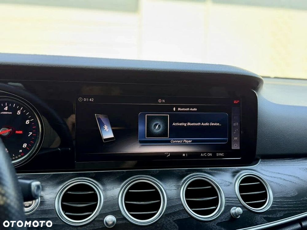 Mercedes-Benz Klasa E 300 9G-TRONIC - 17
