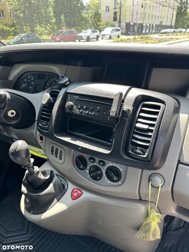 Renault Trafic - 12